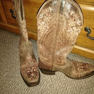 Ariat Ardent embroidered leather cowboy boots
